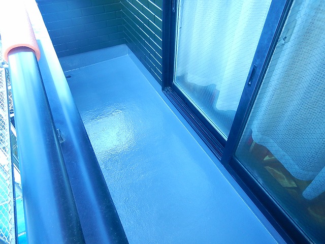 施工後のベランダ床のお写真です。<br />
防水塗装をし直したので、雨にも強くなりました。