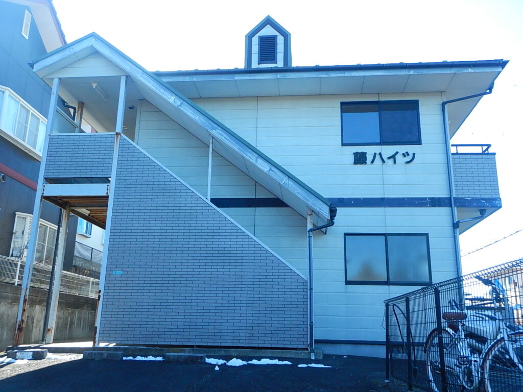 施工前<br />
西面　階段側