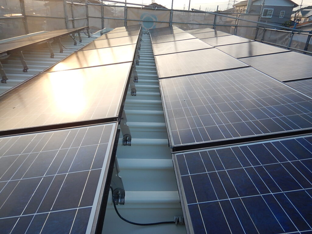 施工完了<br />
母屋　折半屋根