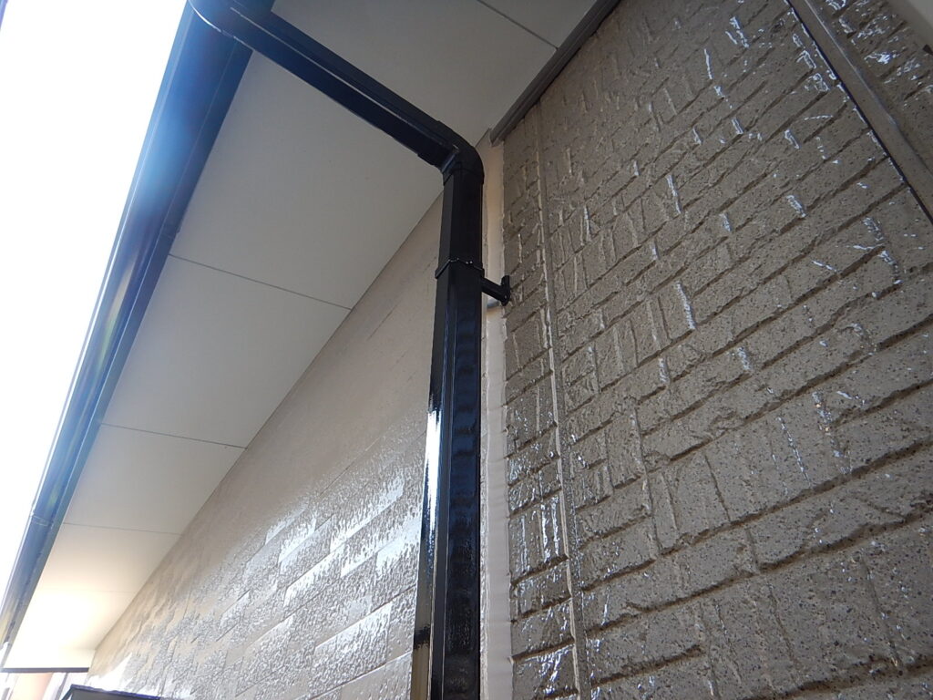 施工完了<br />
母屋　軒天・竪樋