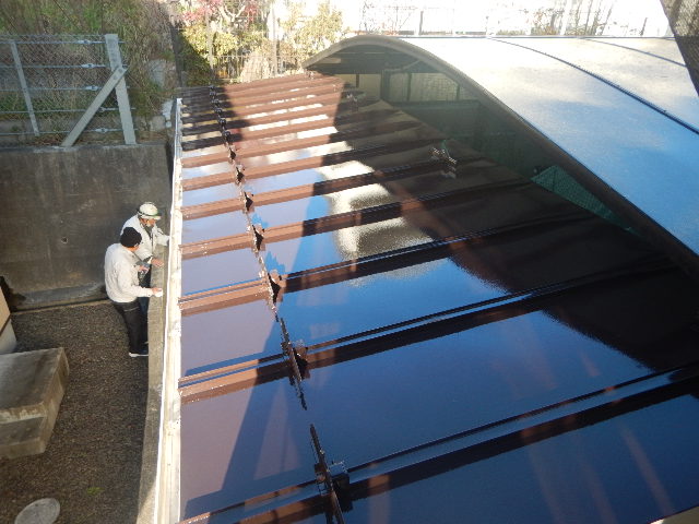 施工完了<br />
物置小屋トタン屋根。