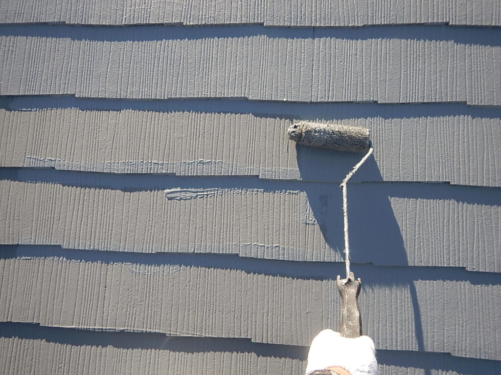 ガイナ(水性断熱塗料)を上塗り。